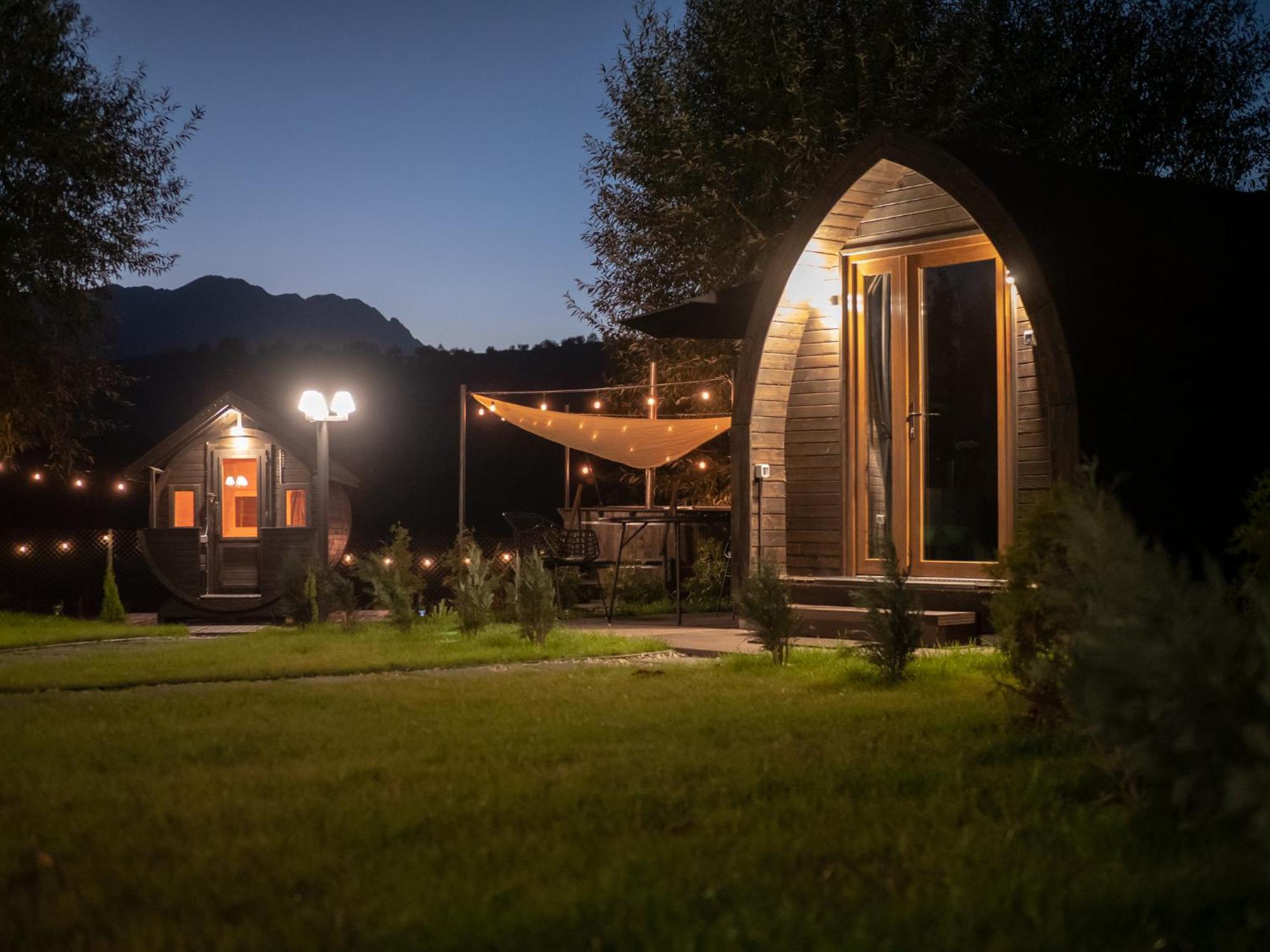 Glamp In Style Pods Resort Bran  Exteriér fotografie