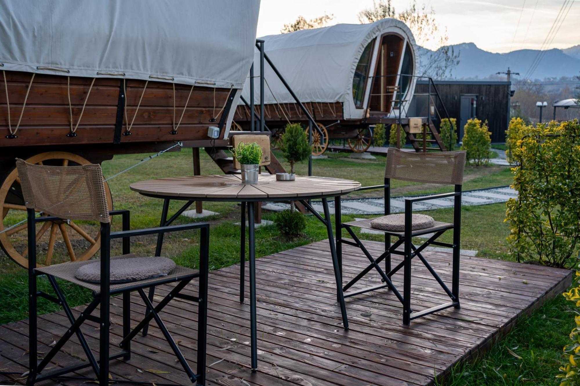 Glamp In Style Pods Resort Bran  Exteriér fotografie