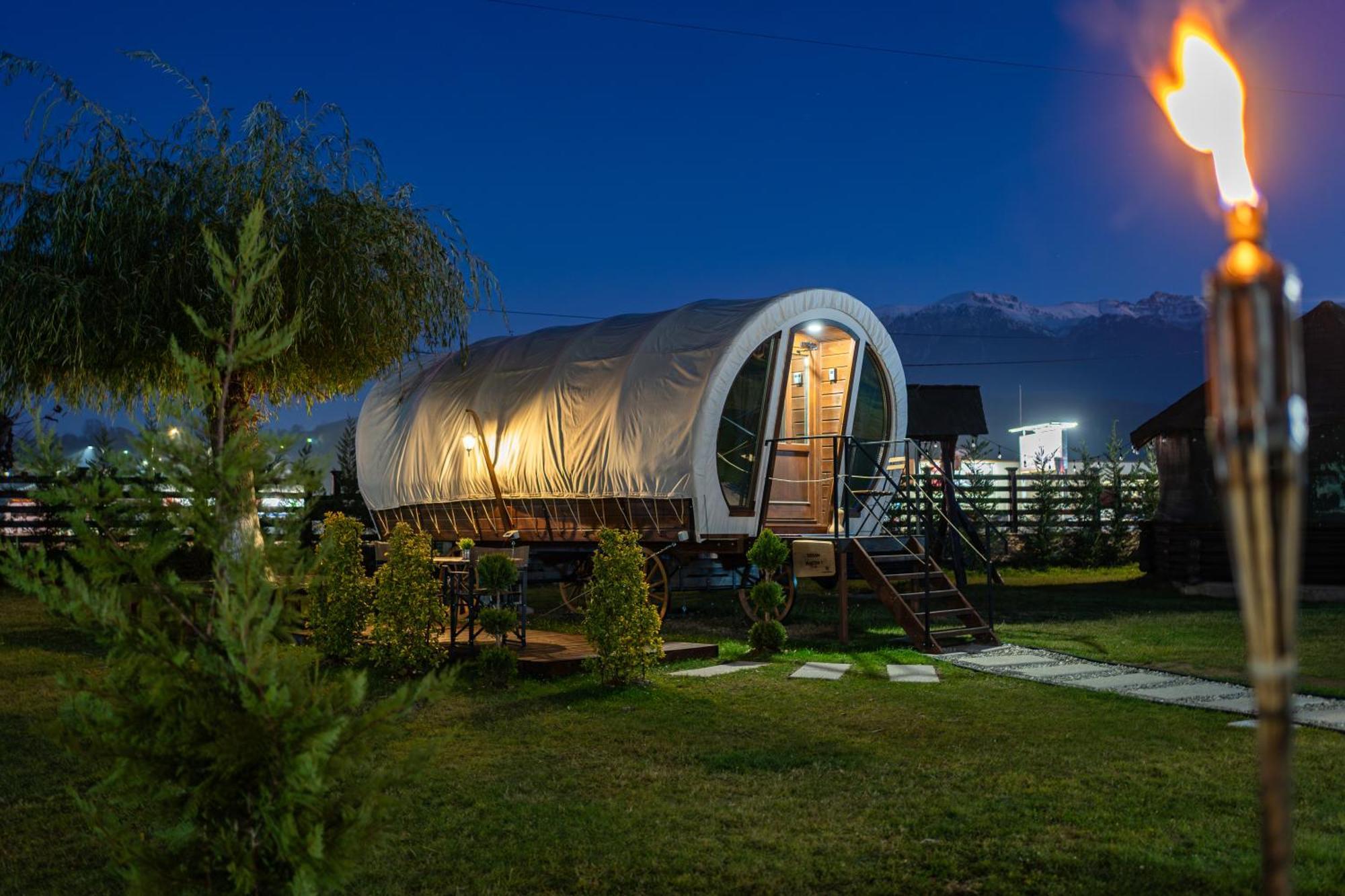 Glamp In Style Pods Resort Bran  Exteriér fotografie