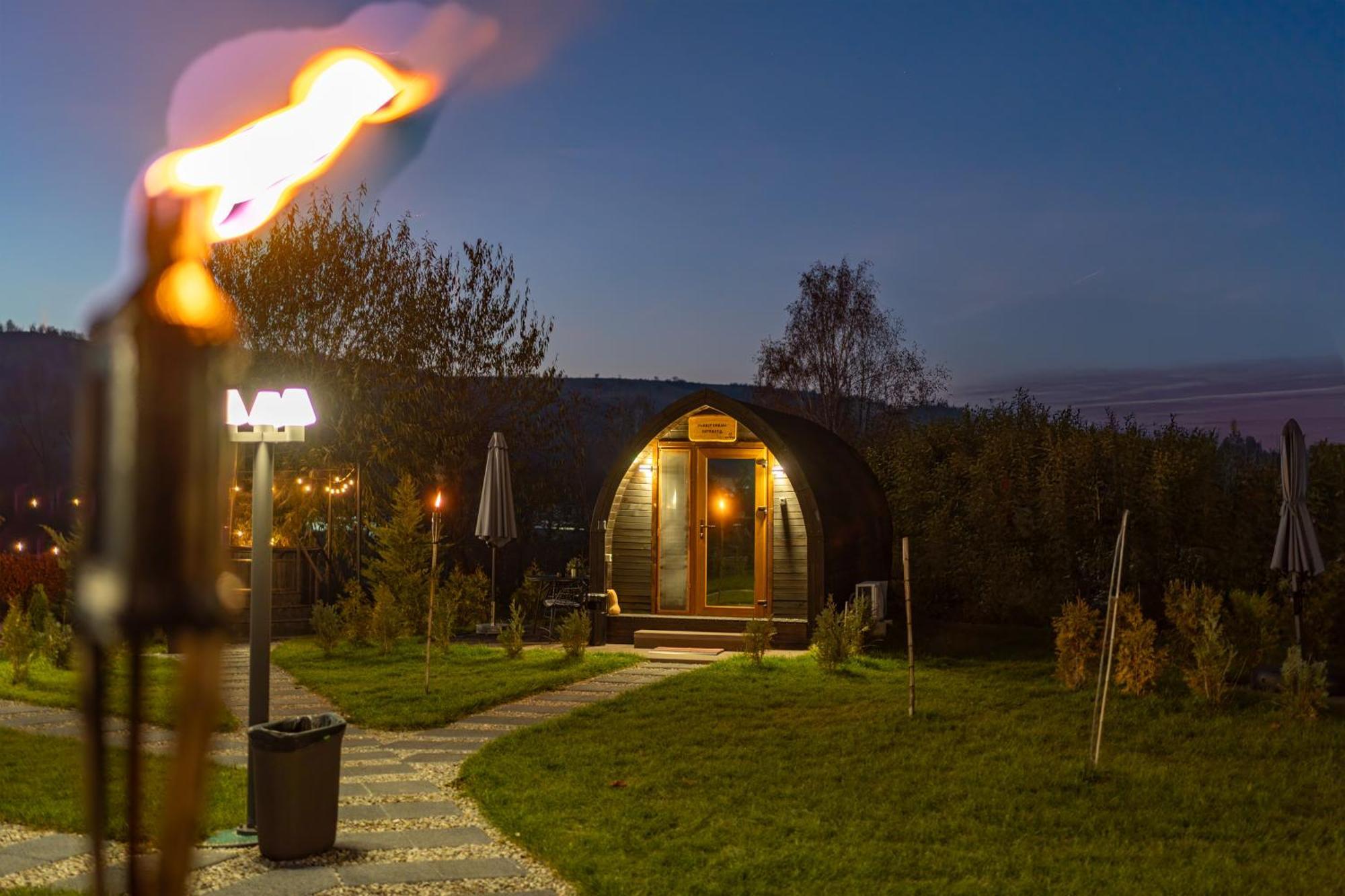 Glamp In Style Pods Resort Bran  Exteriér fotografie