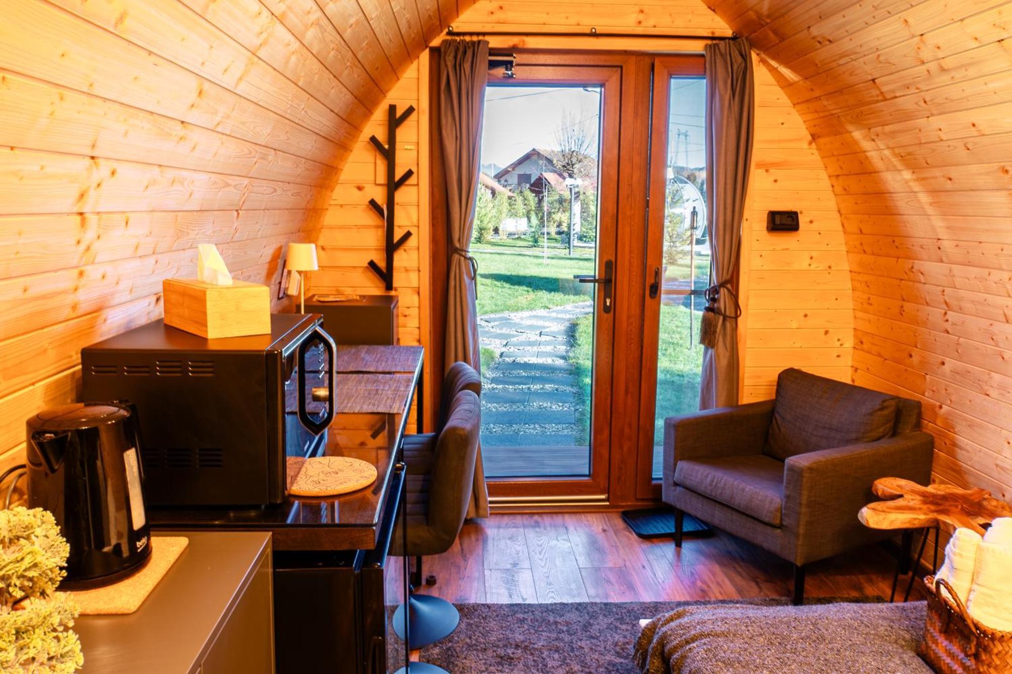 Glamp In Style Pods Resort Bran  Exteriér fotografie