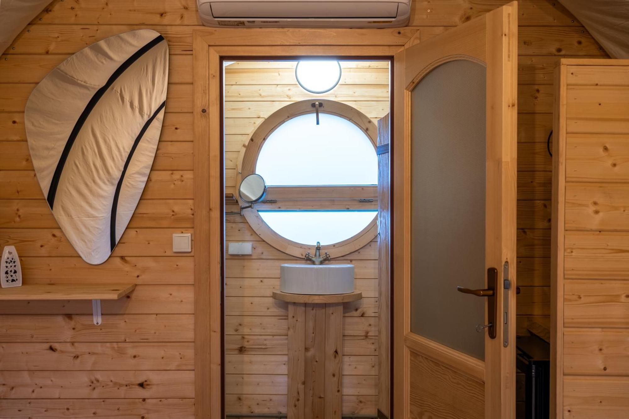 Glamp In Style Pods Resort Bran  Exteriér fotografie