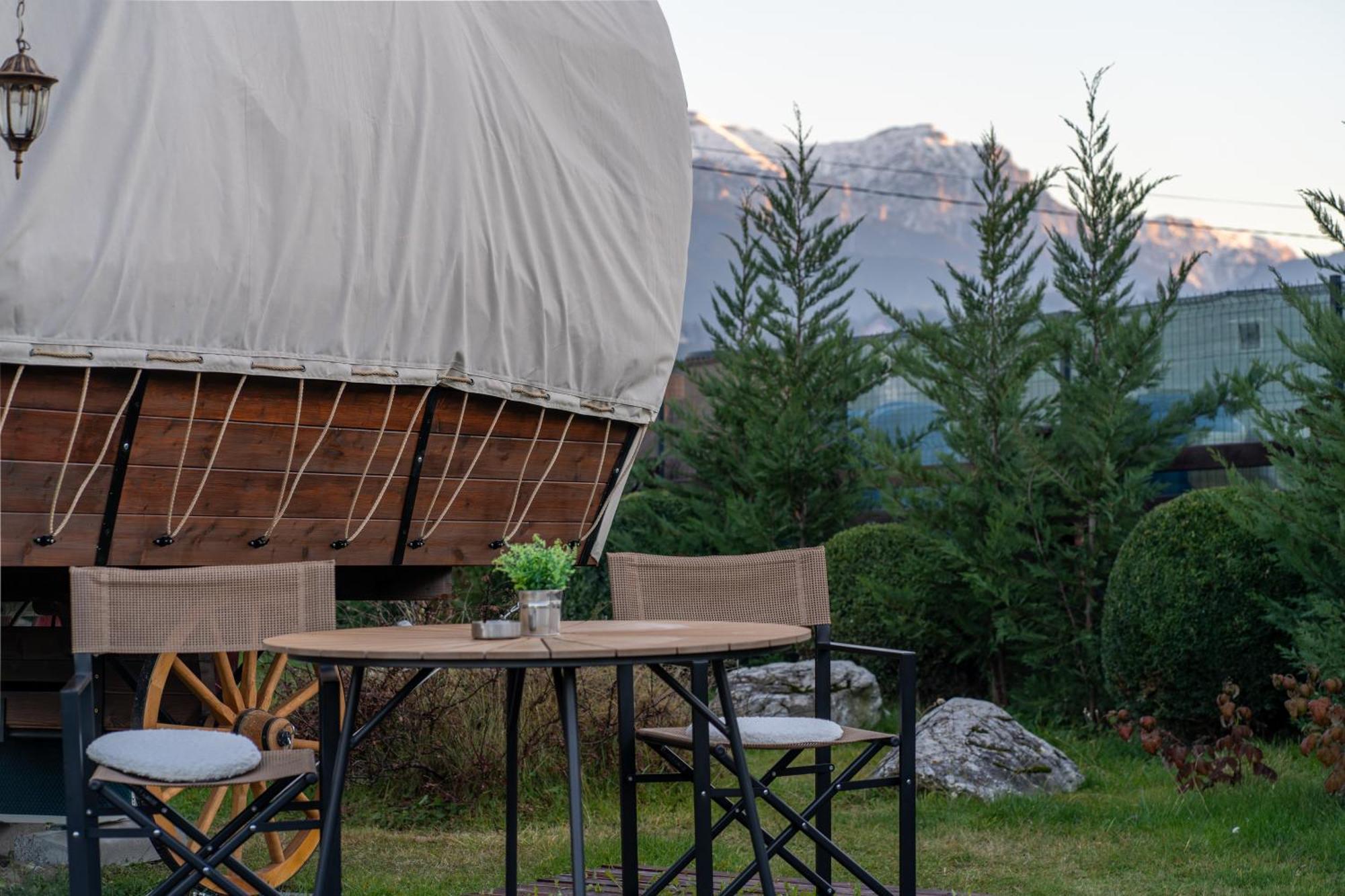 Glamp In Style Pods Resort Bran  Exteriér fotografie