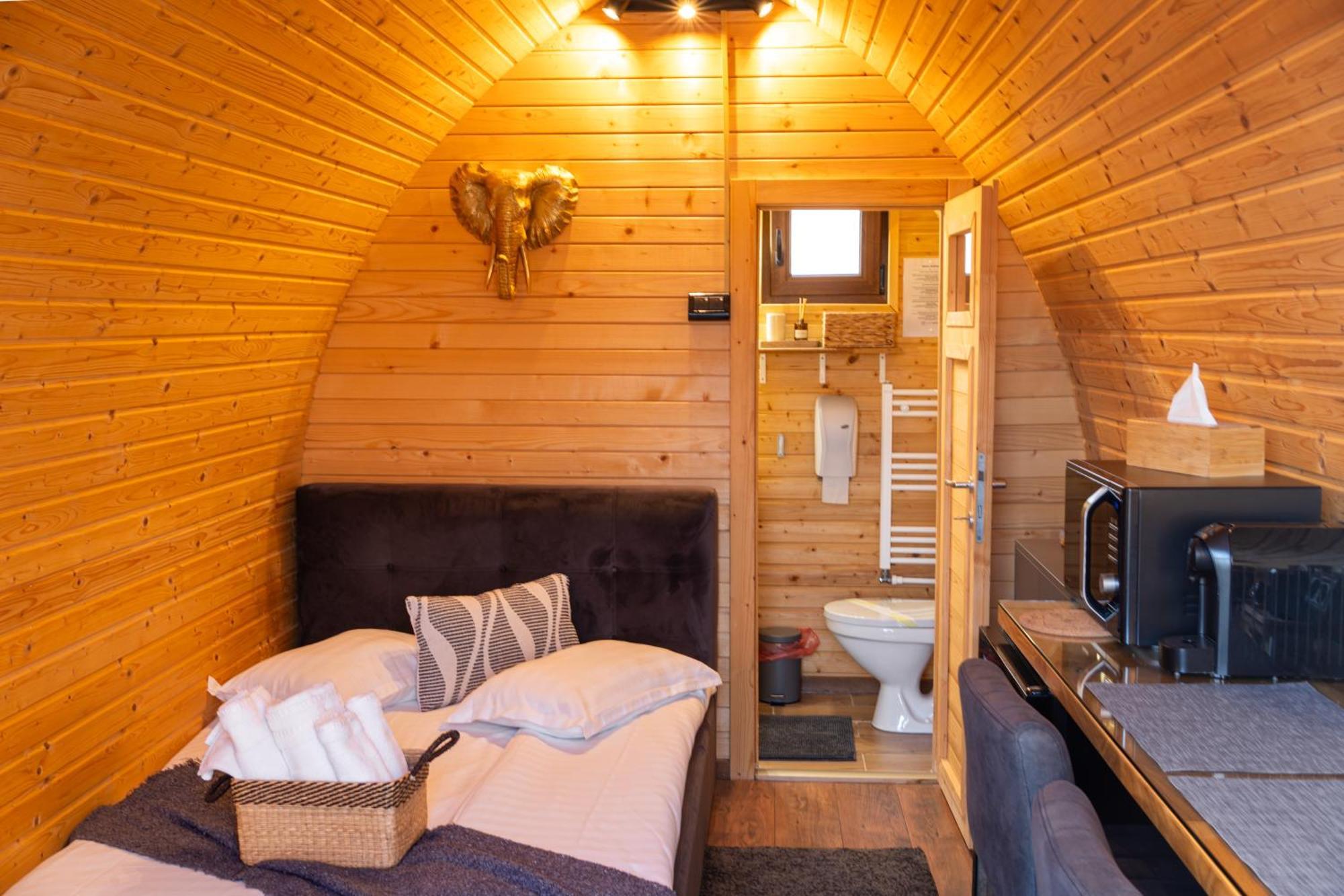 Glamp In Style Pods Resort Bran  Exteriér fotografie