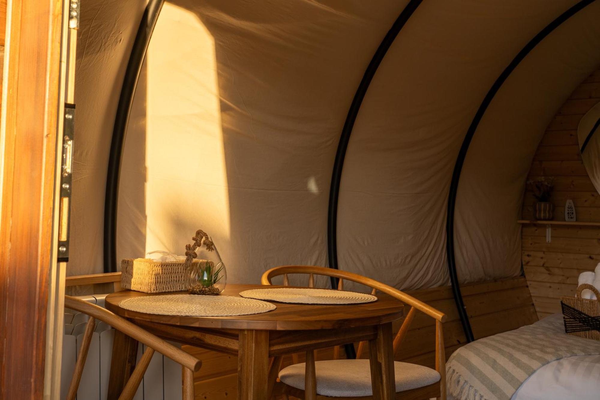 Glamp In Style Pods Resort Bran  Exteriér fotografie