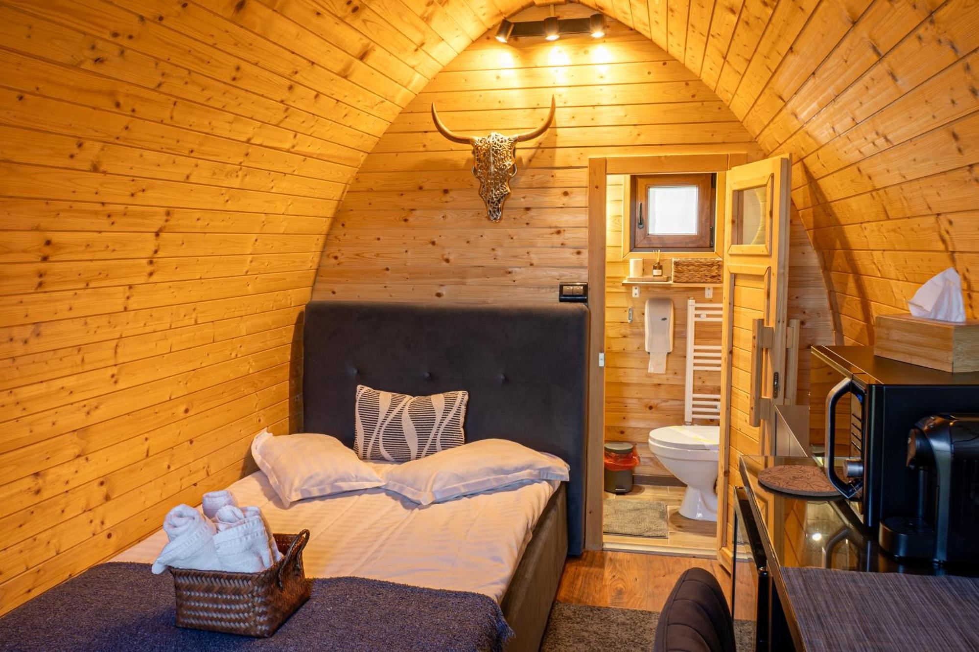 Glamp In Style Pods Resort Bran  Exteriér fotografie
